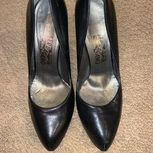 Salvetore Farragamo black heels sz 8.5